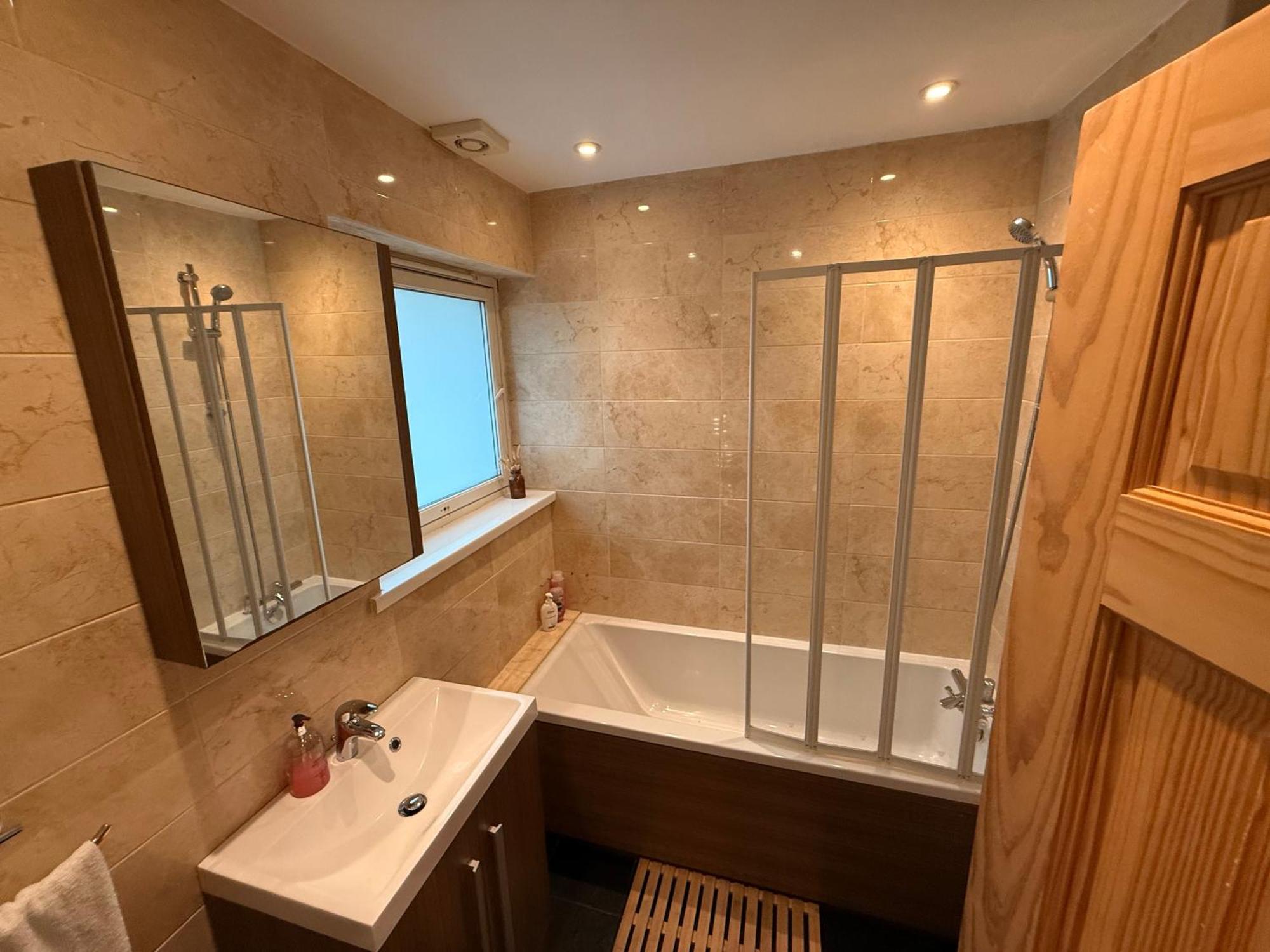 Two Bedroom Flat In The Heart Of Londres Extérieur photo